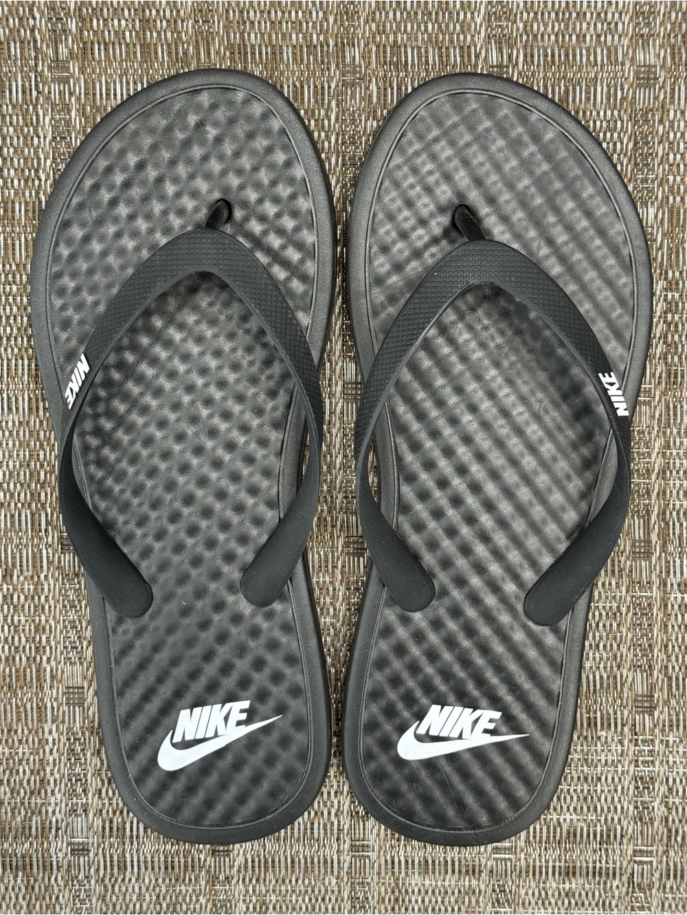 Nike On Deck Flip Flops Black Size 9 Brand New!